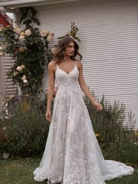 Madi Lane Carina Lace Appliqué V-Neck Spaghetti Strap Dress - size 12 ivory